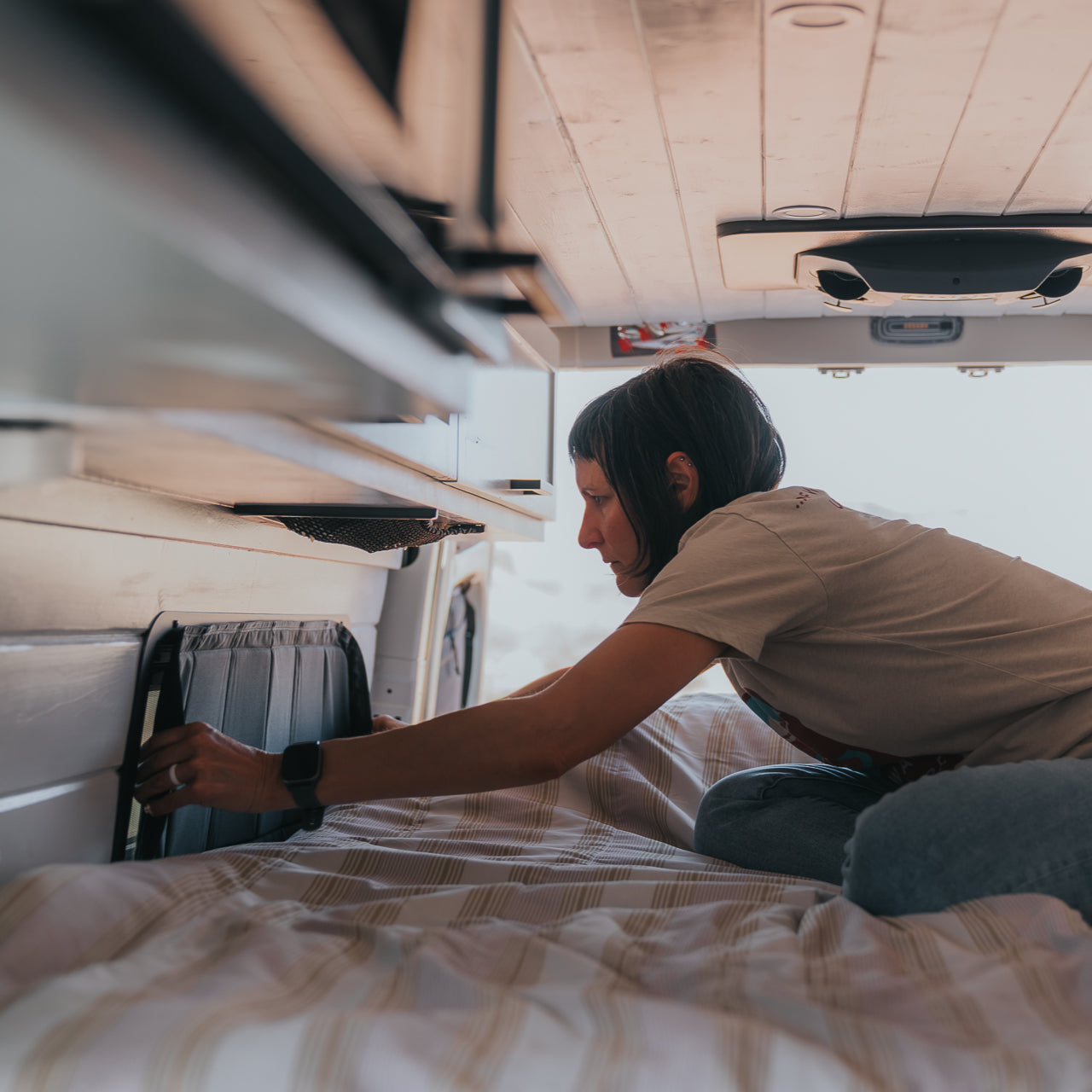 VanEssential Bunk Window Cover - CRL