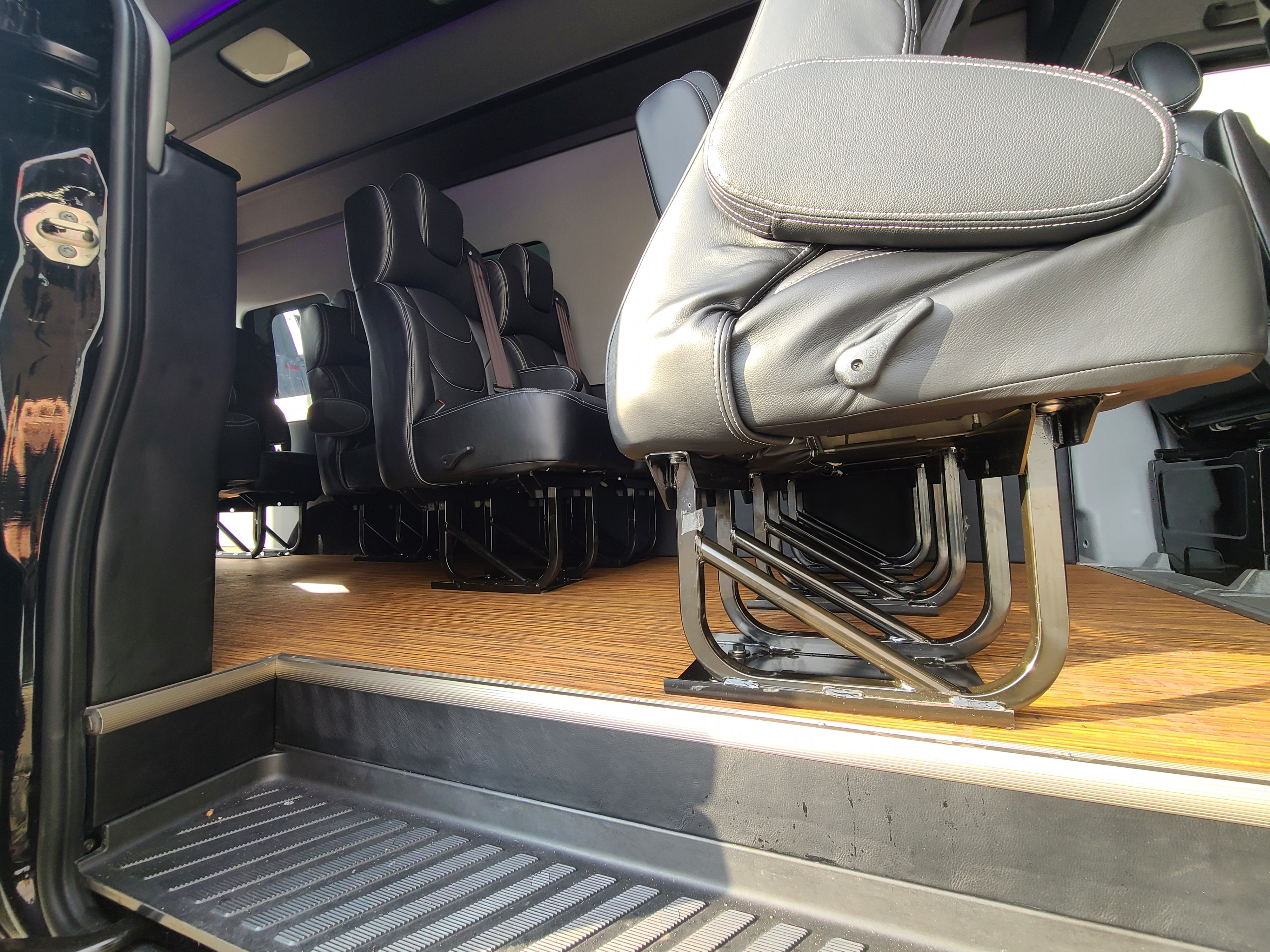 CVC 22” Super VIP Captain Seat - Pedestal Base