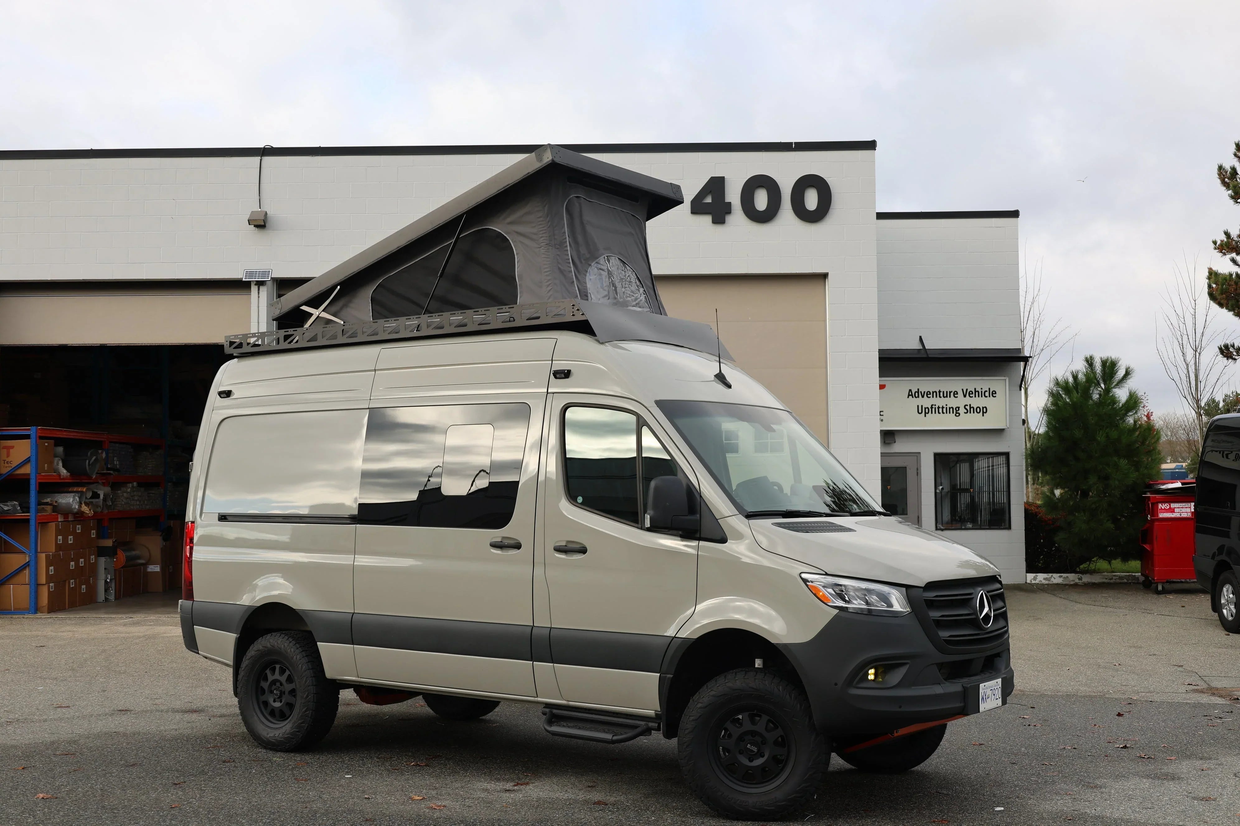 RoamlabX Carbon Fiber Roof Top Tent