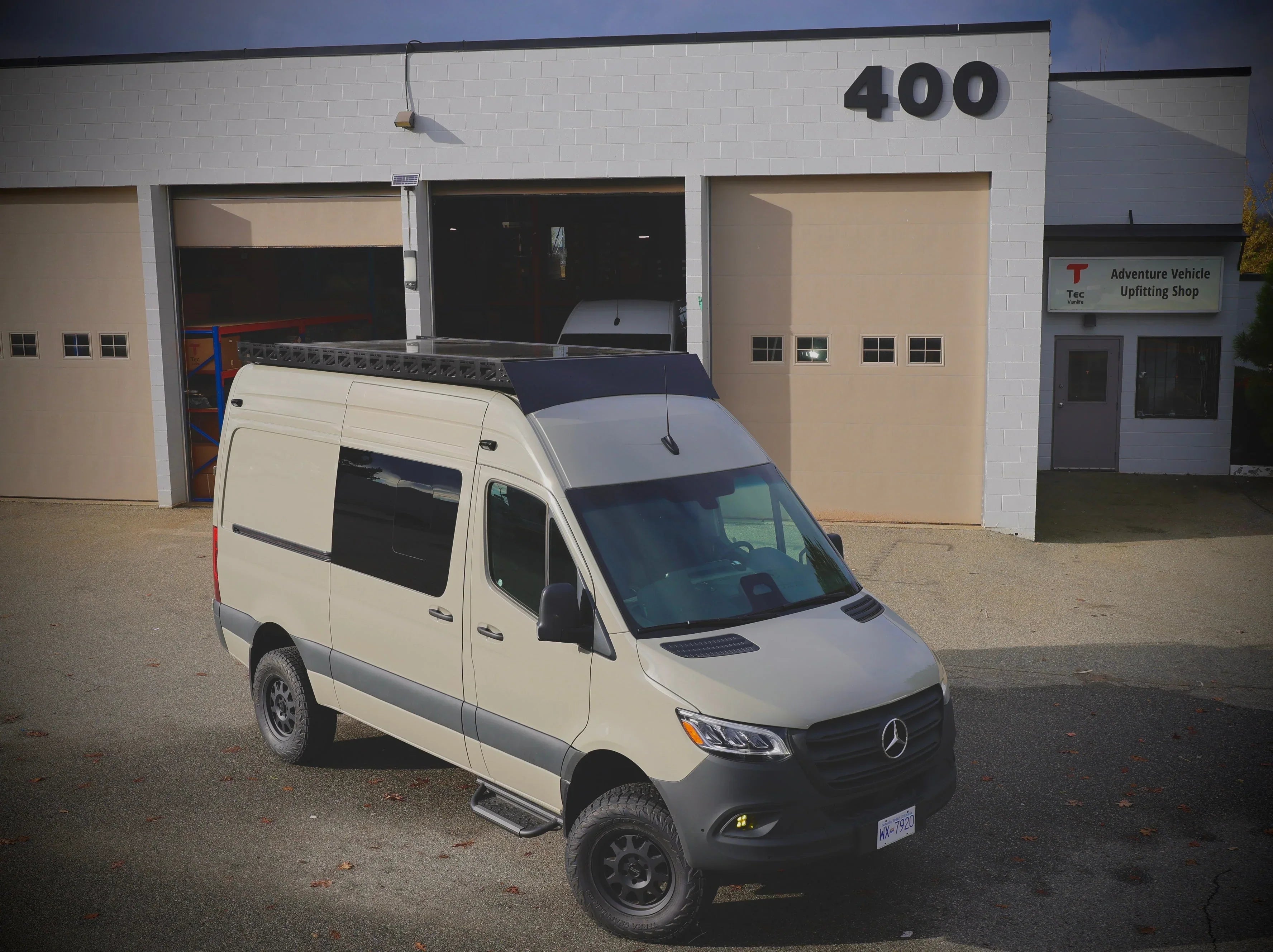 RoamlabX Carbon Fiber Roof Top Tent - 2007+ Mercedes Sprinter 170"