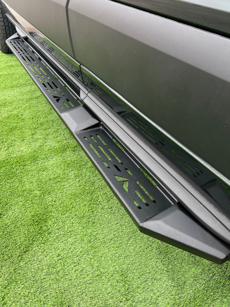 Aluminess 2015+ Ford Transit 130"/148"/148"EXT Recon Side Steps(Pair)