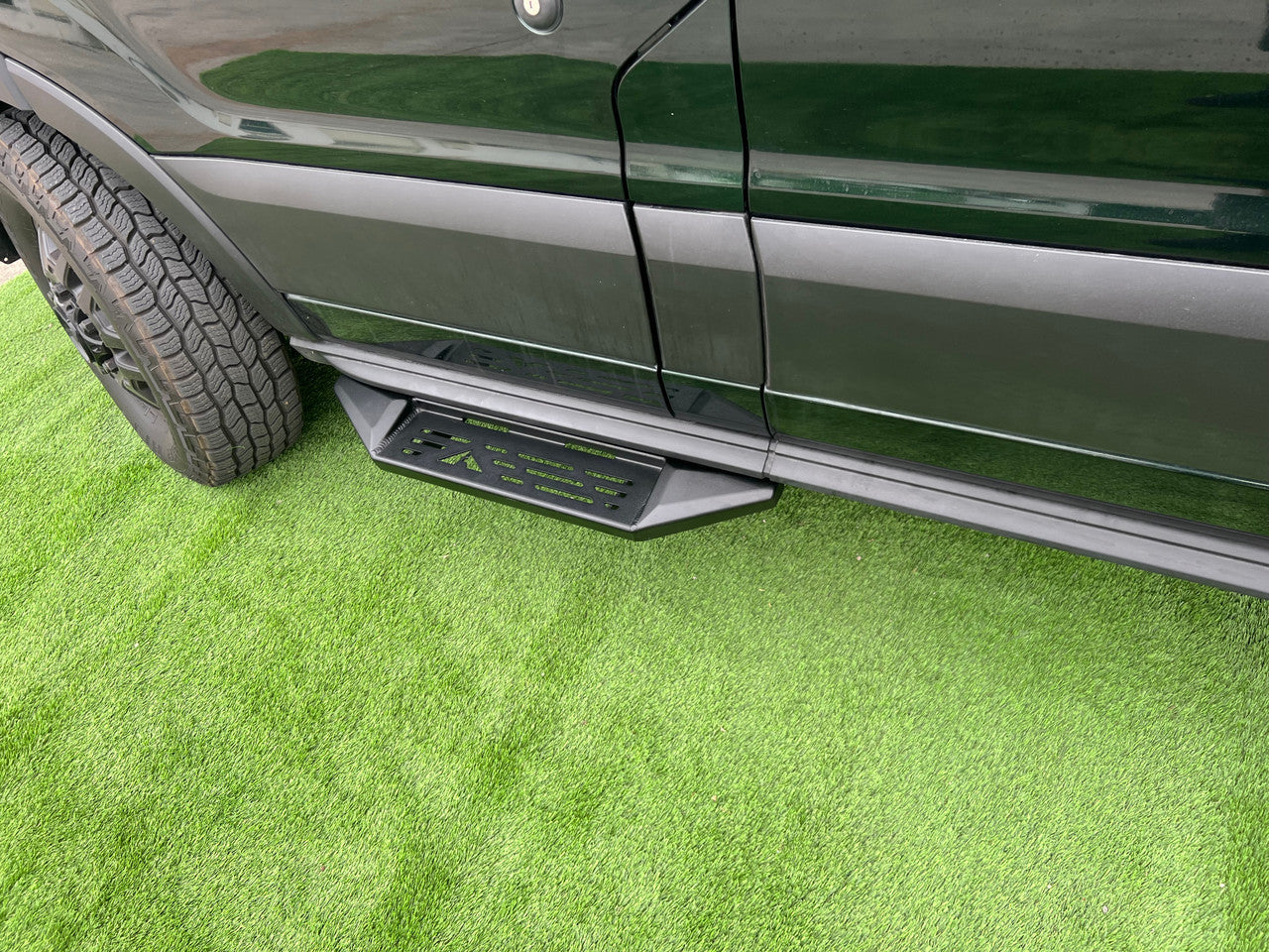 Aluminess 2015+ Ford Transit 130"/148"/148"EXT Recon Side Steps(Pair)