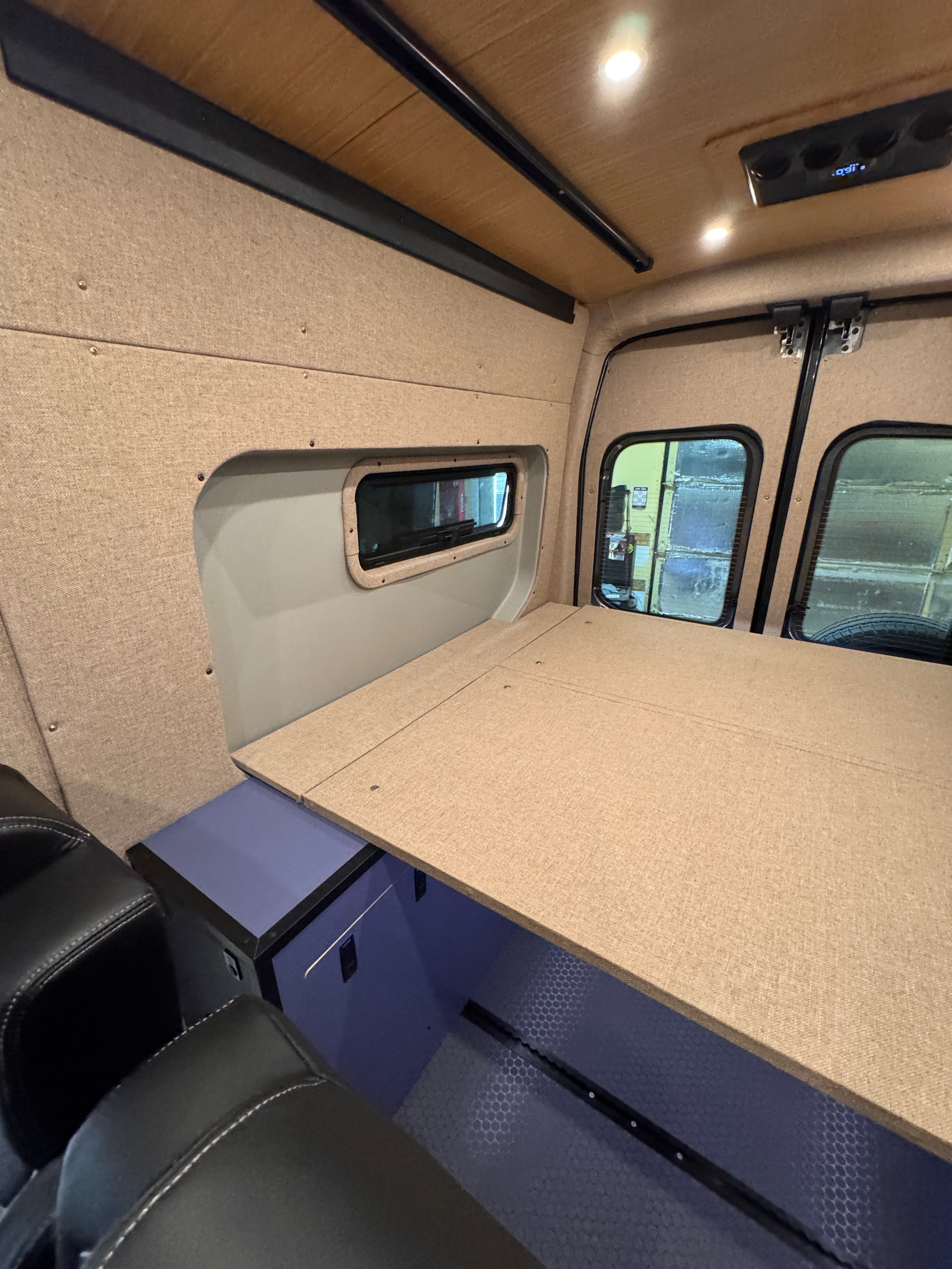 GoCode Ford Transit Innie Pocket Sleeper Half-Slider Window Beauty Ring