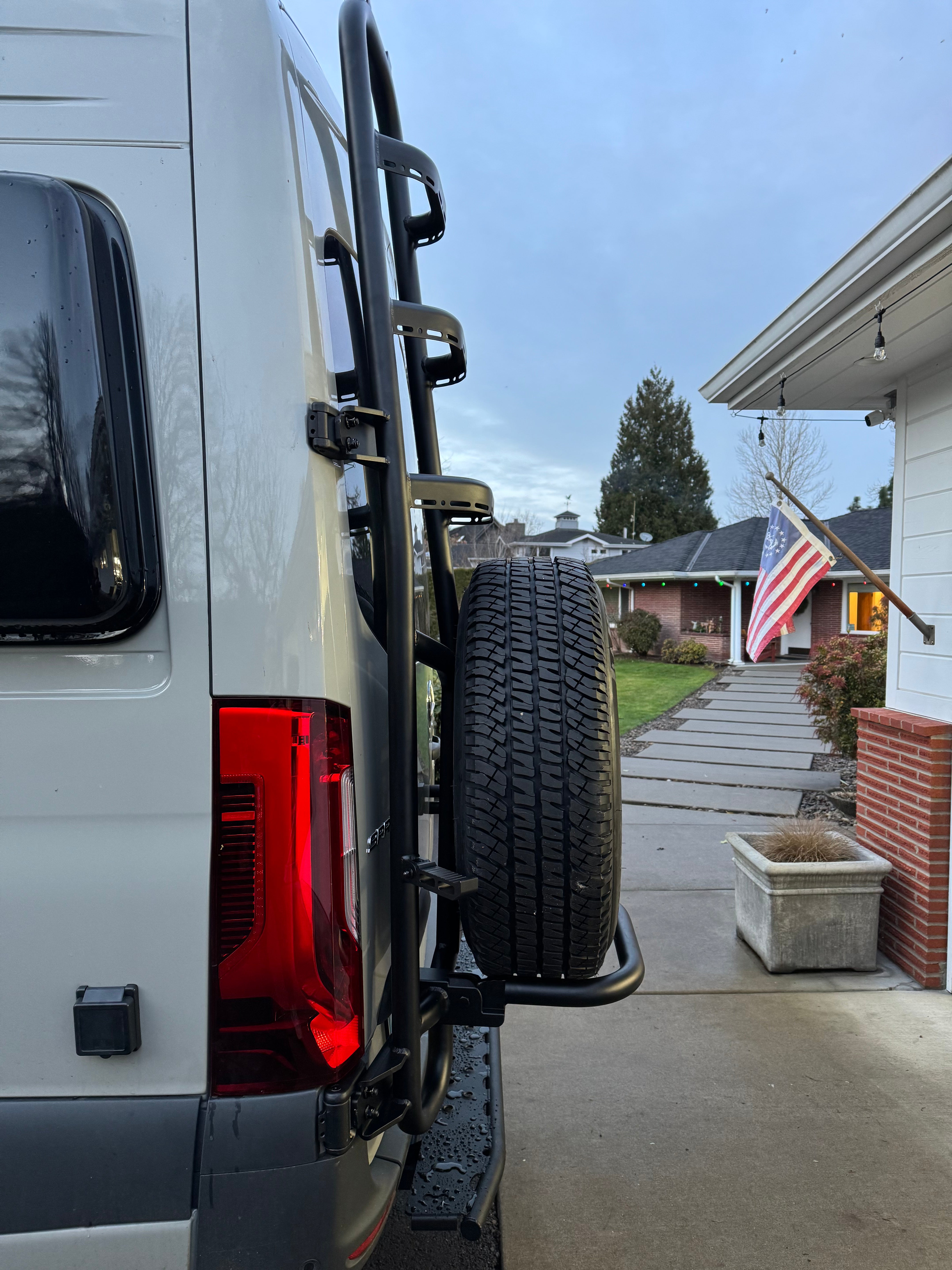 Sprinter Two-in-one Tire Ladder Carrier