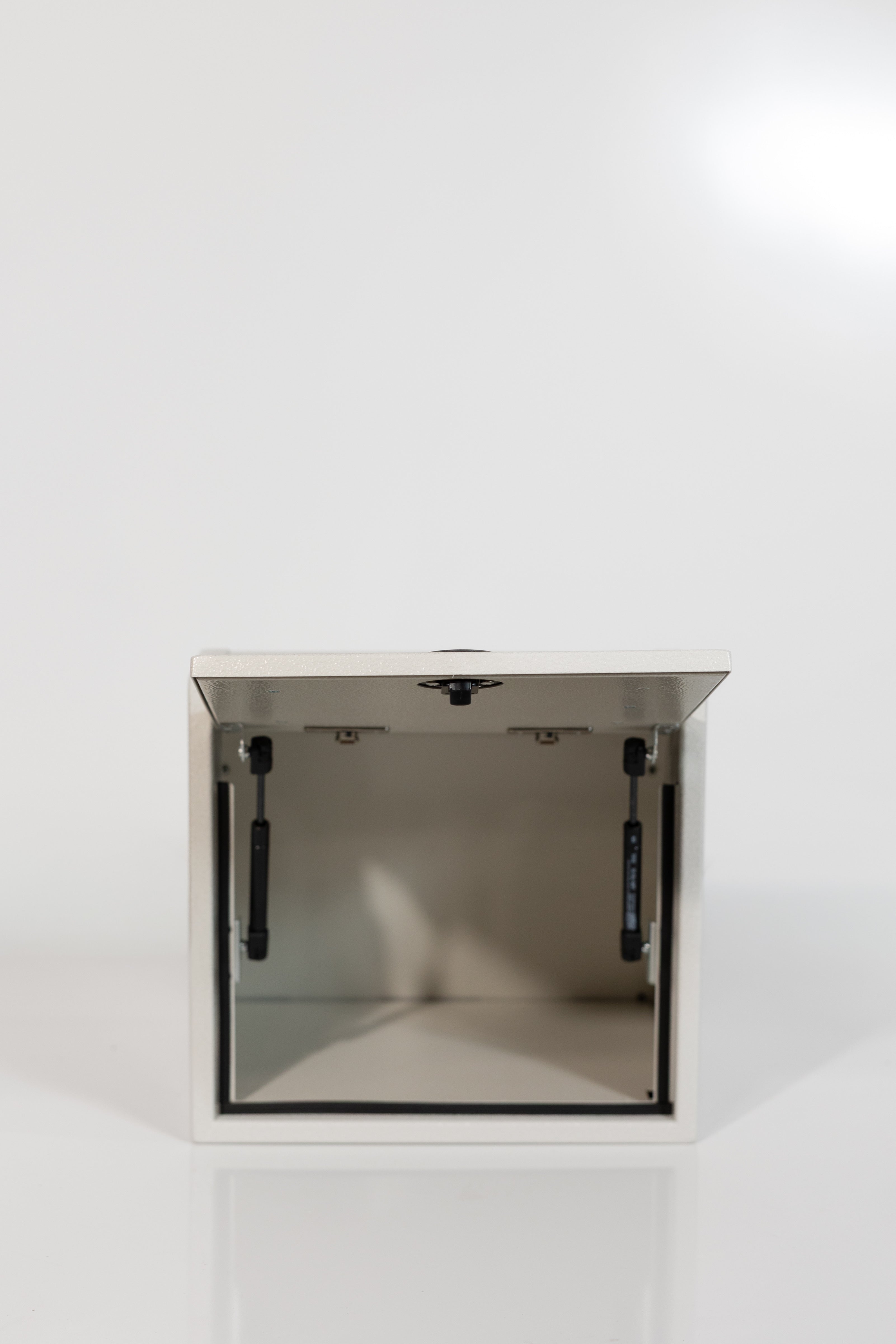 16" Upper Cabinet