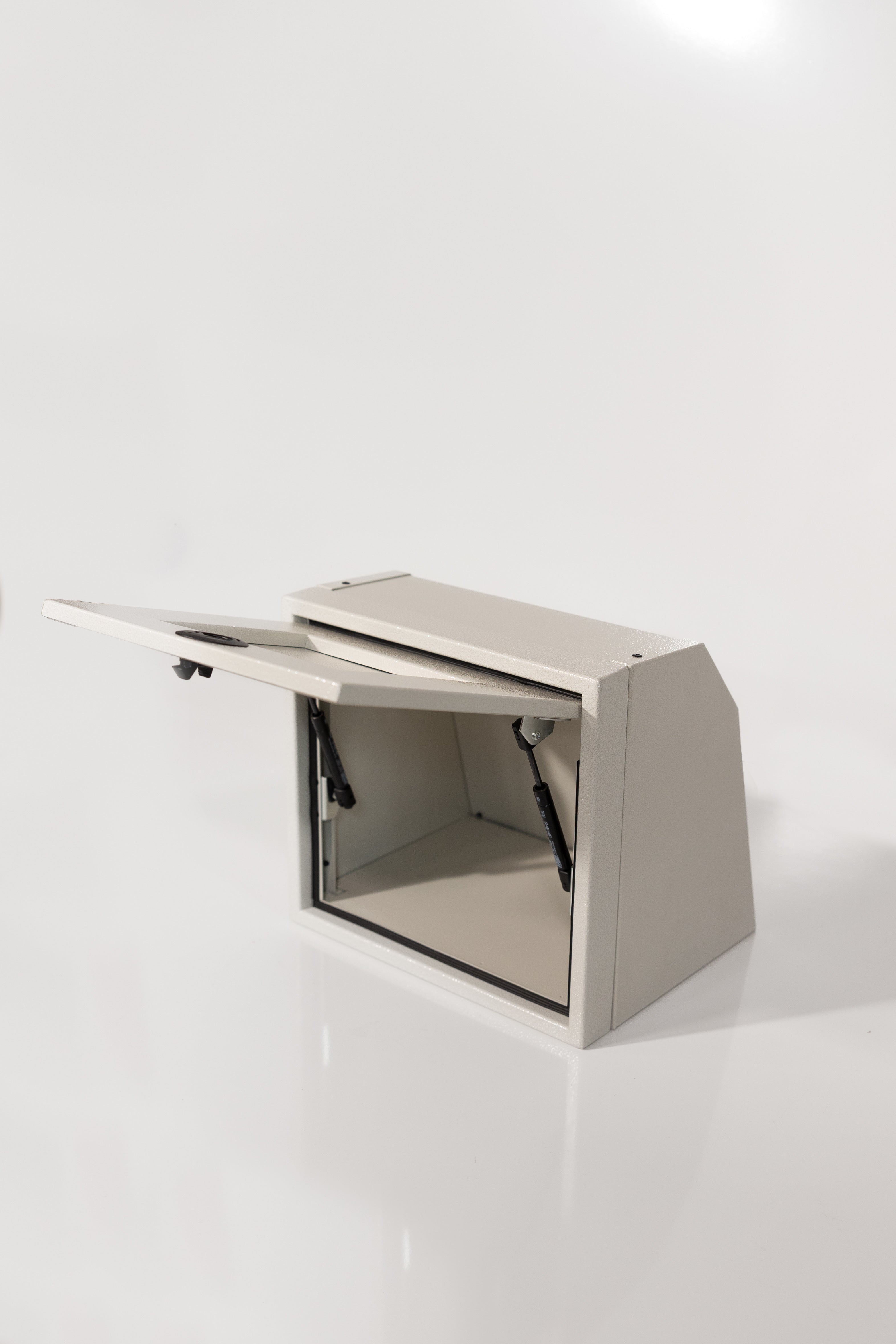 16" Upper Cabinet