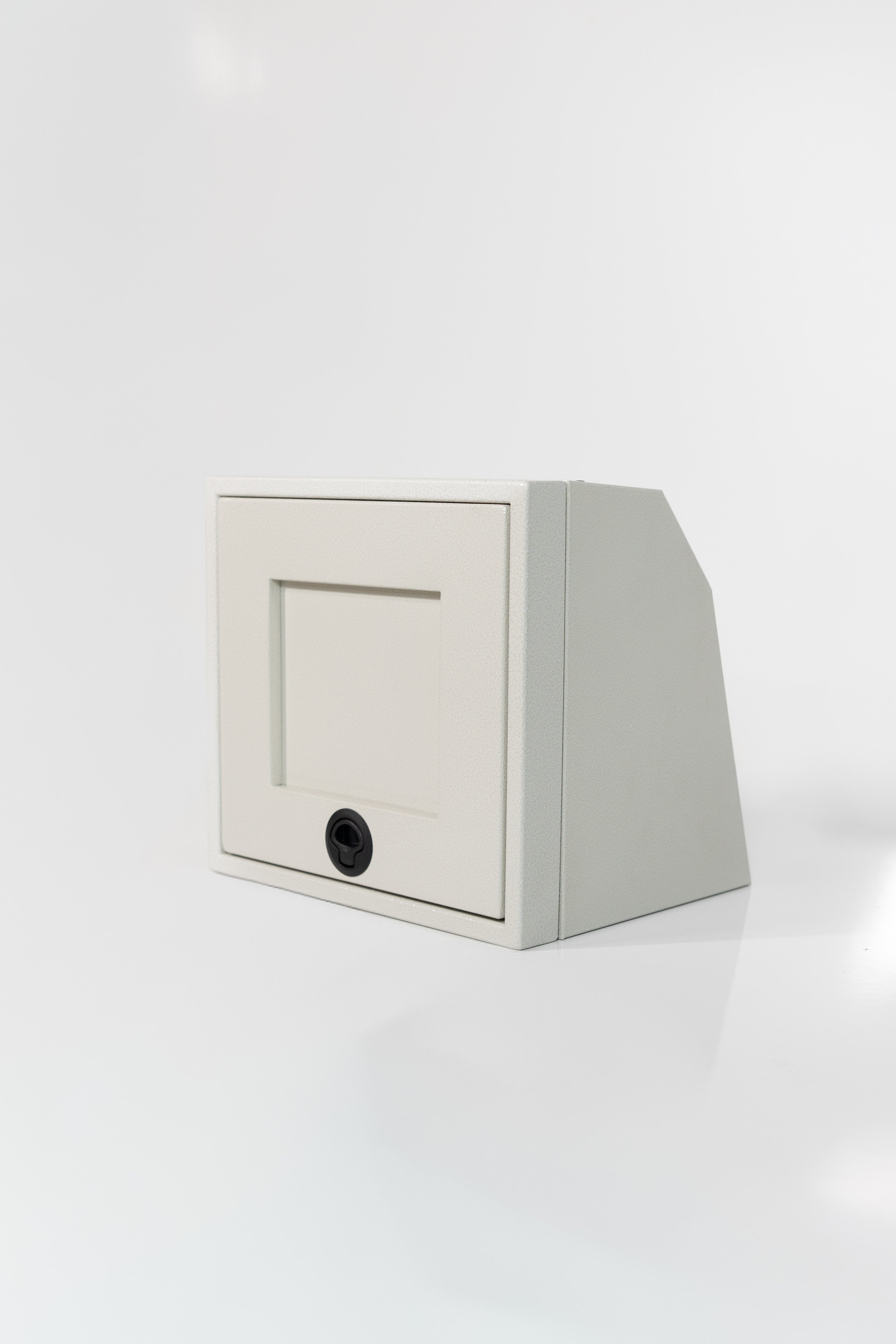 16" Upper Cabinet