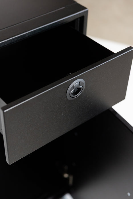 18" Base One Door and One Drawer