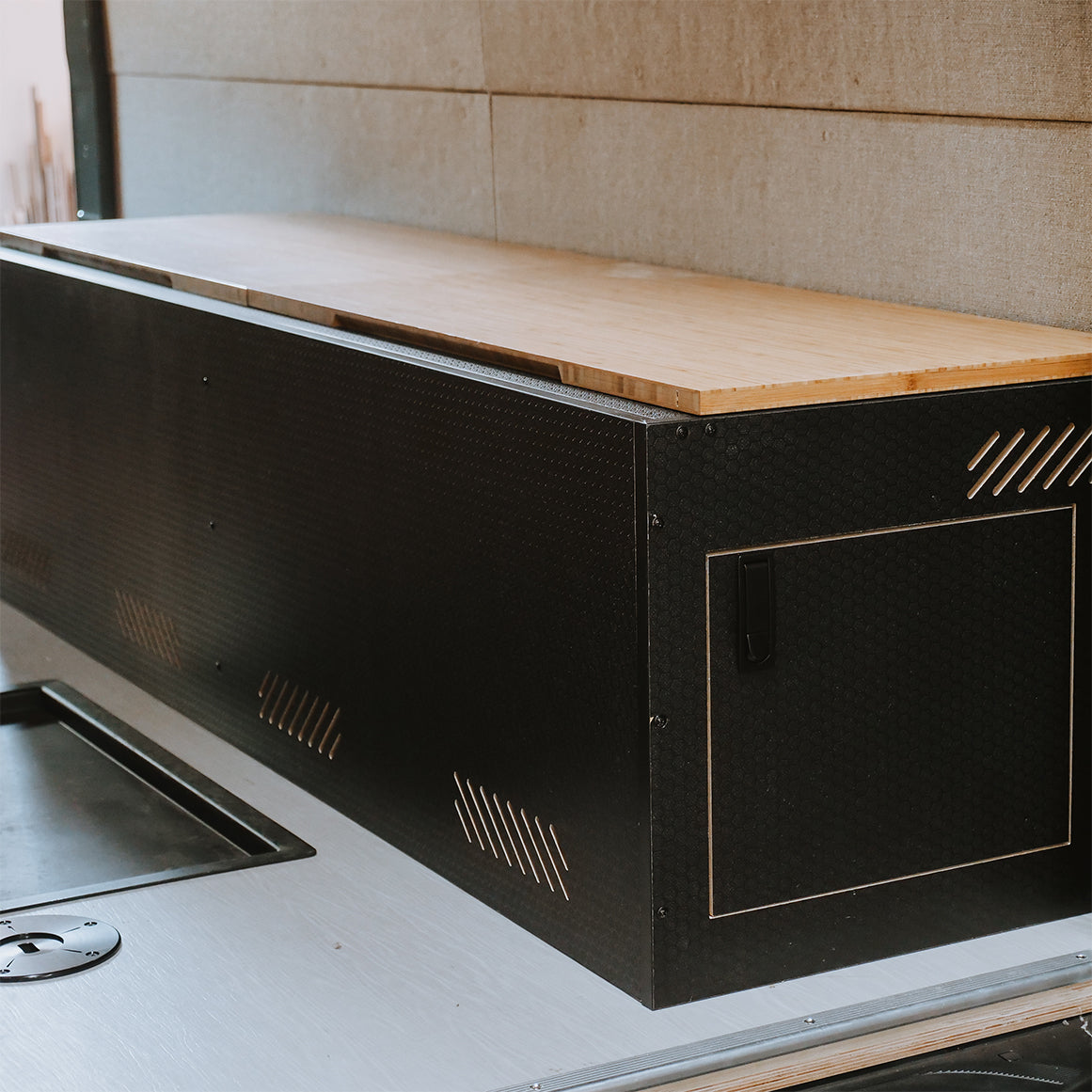 SergSupply Universal Wheel Well Bench Set