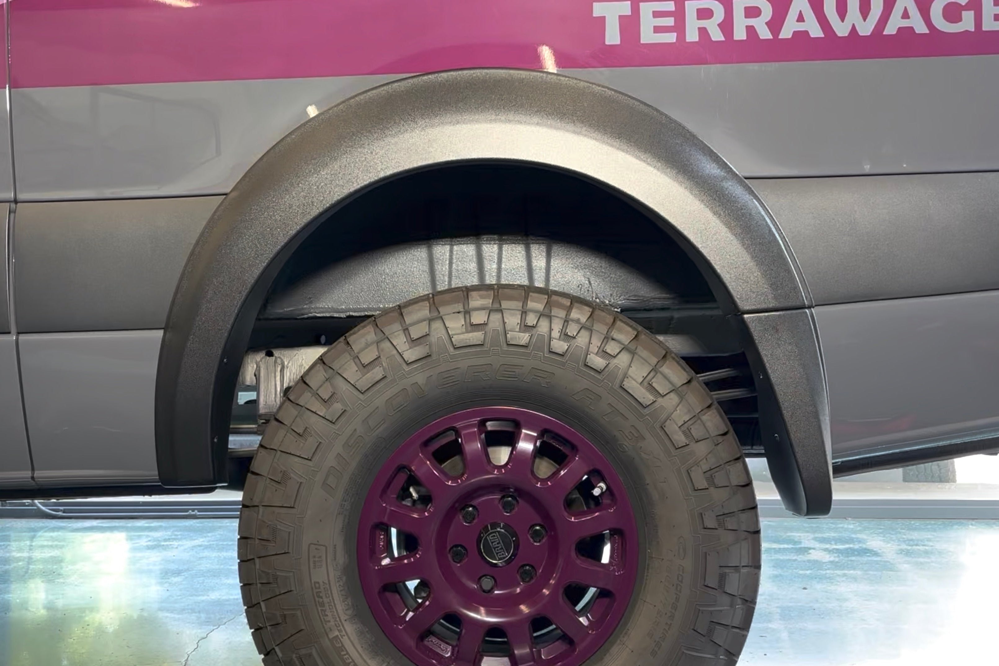 Desert Defender Classic Fender Flares – Rounded Rear Arch, Single Cut Install for 2019–2025 Sprinter