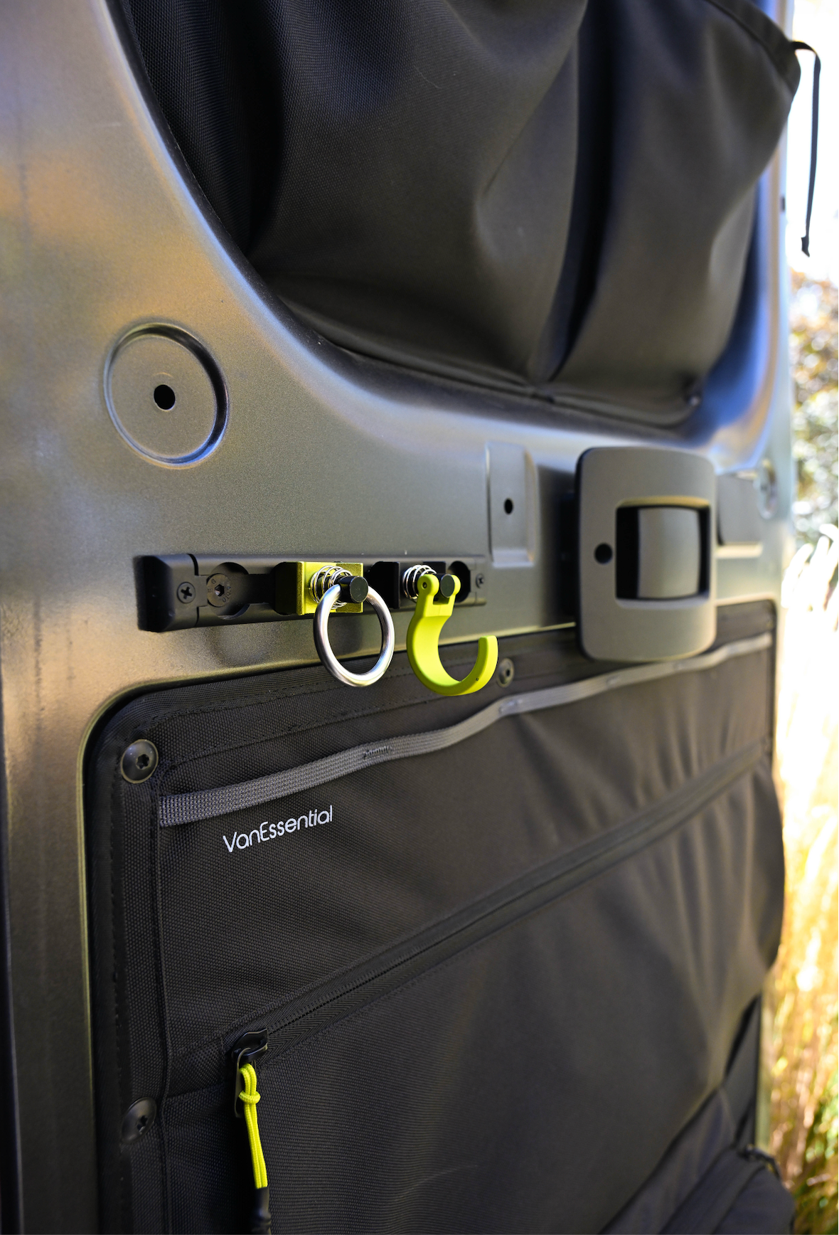 VanEssential Venture L-Track Adjustable Single Stud with Stainless Steel Ring (4 Pack)