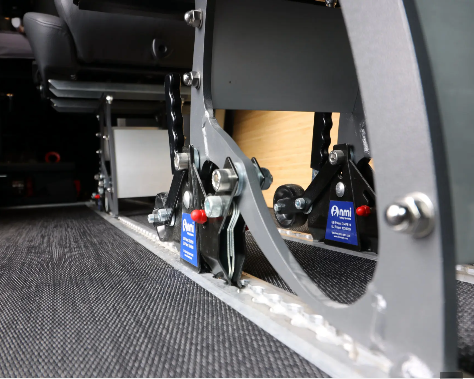 Van Equipped Smartleg Quick Release Legs Van Land